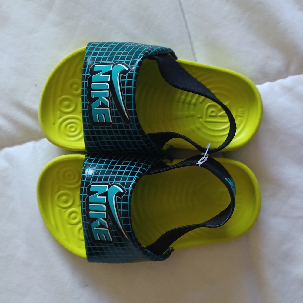 Nike Slides W/ Straps